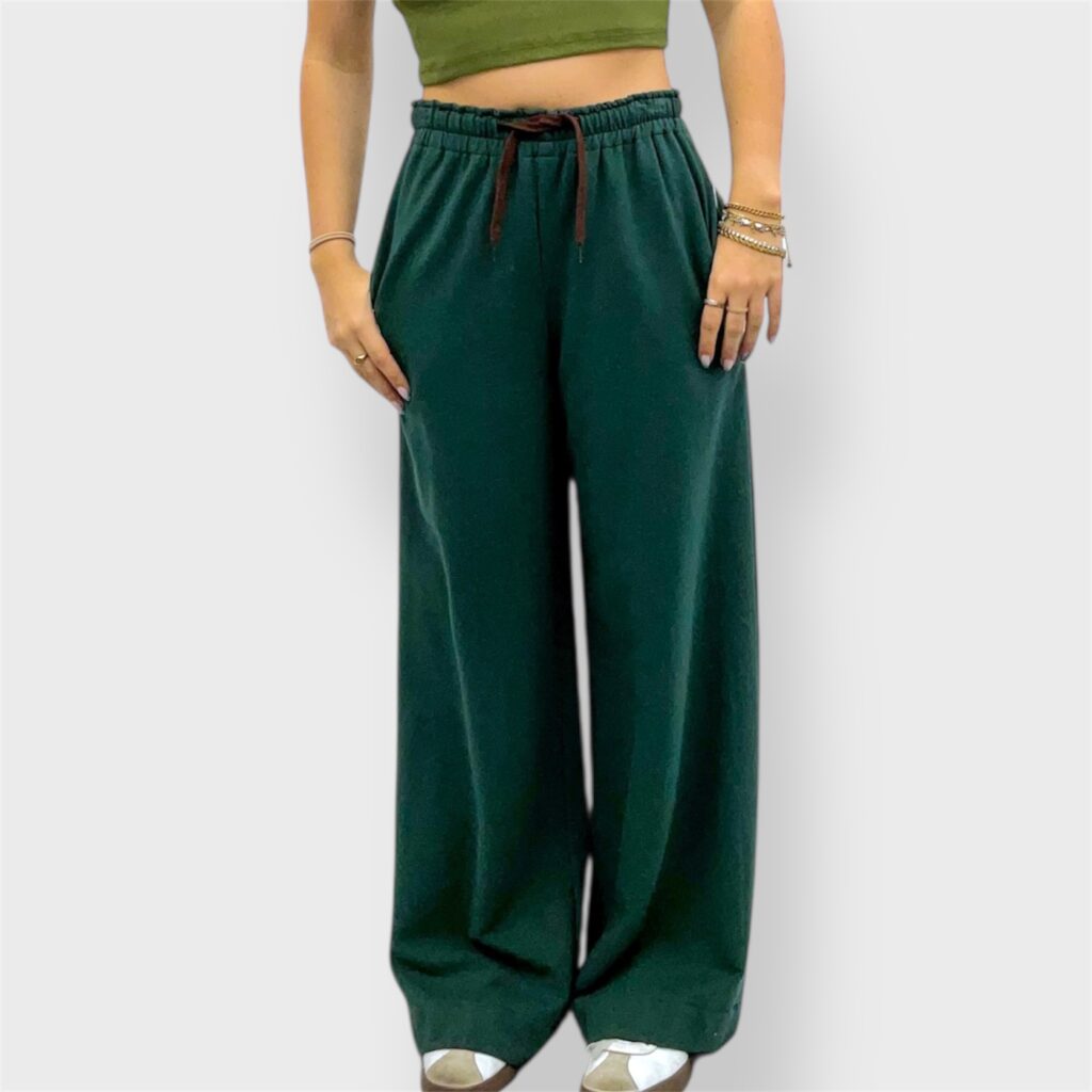wide leg relaxed fit sweatpants